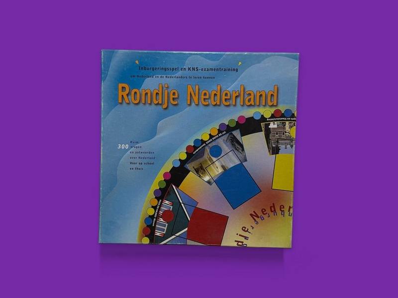 Rondje Nederland, inburgeringsspel photographed on Bruno's purple Applied Games background