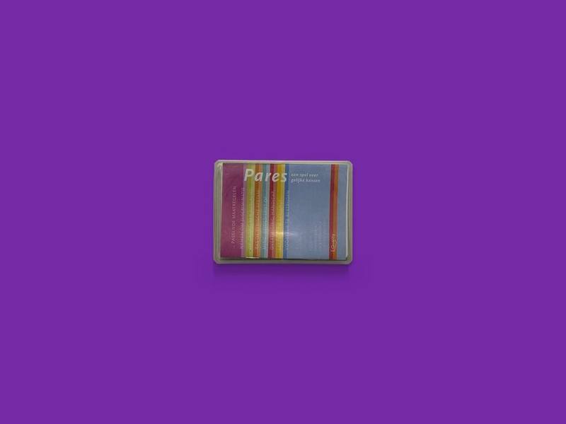 Pares: een spel over gelijke kansen photographed on Bruno's purple Applied Games background