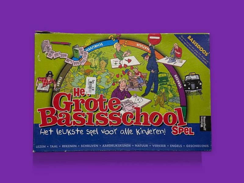 Het Grote Basisschool Spel photographed on Bruno's purple Applied Games background