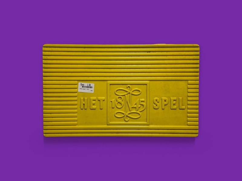 Het 1845 Spel photographed on Bruno's purple Applied Games background