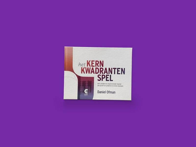 Kern kwadranten spel photographed on Bruno's purple Applied Games background