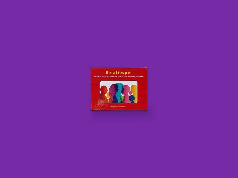 Relatiespel photographed on Bruno's purple Applied Games background