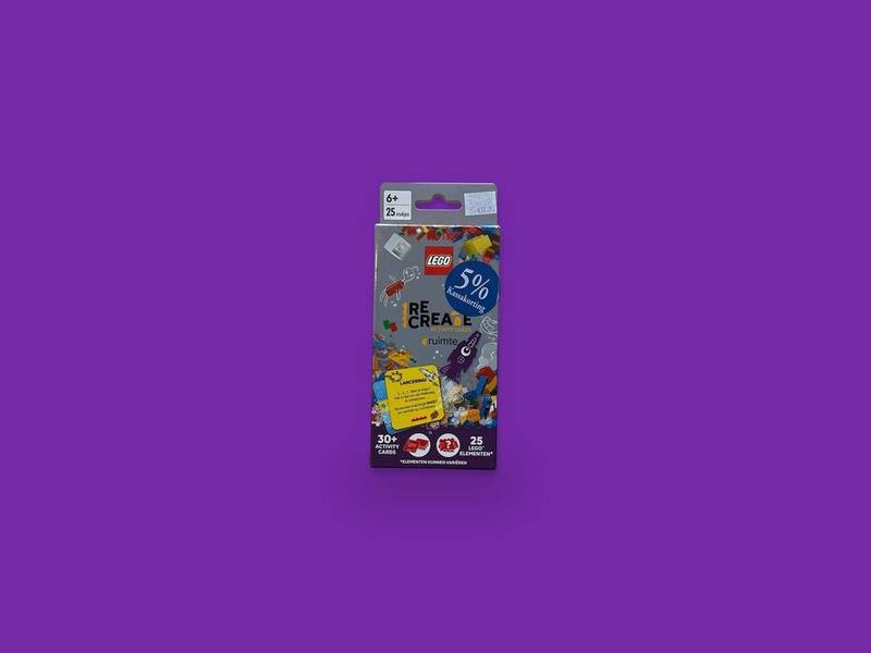 LEGO Recreate Activity Cards: Ruimte photographed on Bruno's purple Applied Games background